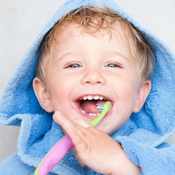 Dentífricos con flúor para niños. ¿Cuánta cantidad y cuando usarlo?